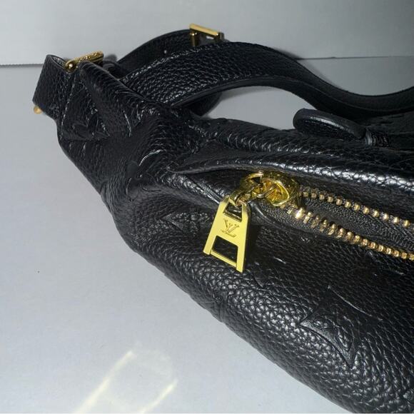 LV black leather monogrammed bum bag with gold embossed hardware - Picture 5 of 6